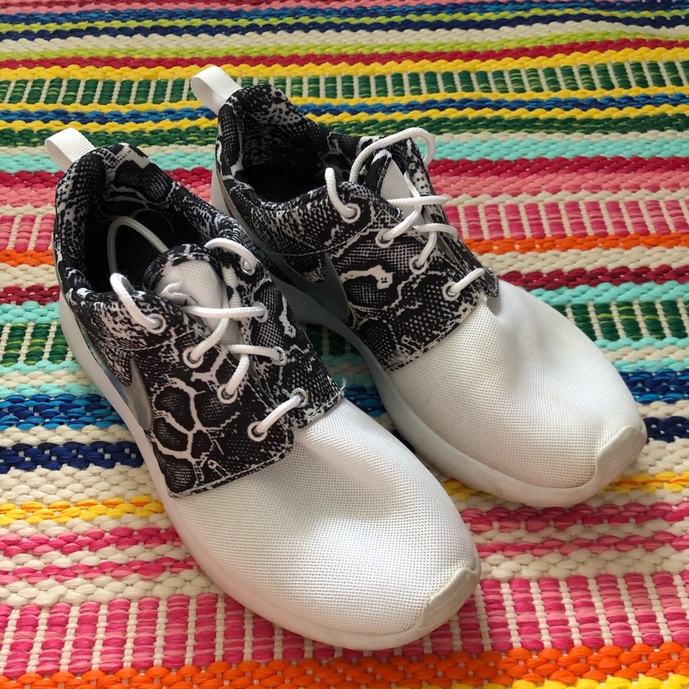 Snakeskin Nike Roshe (RARE)